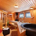 Am Tobelbach * Oberlenningen